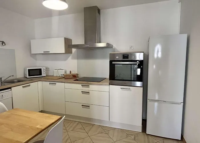 2 Pieces - 4 Personnes - Bas Elne Ar000-l01 Vila