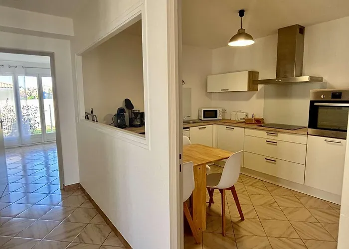 2 Pieces - 4 Personnes - Bas Elne Ar000-l01 Vila *