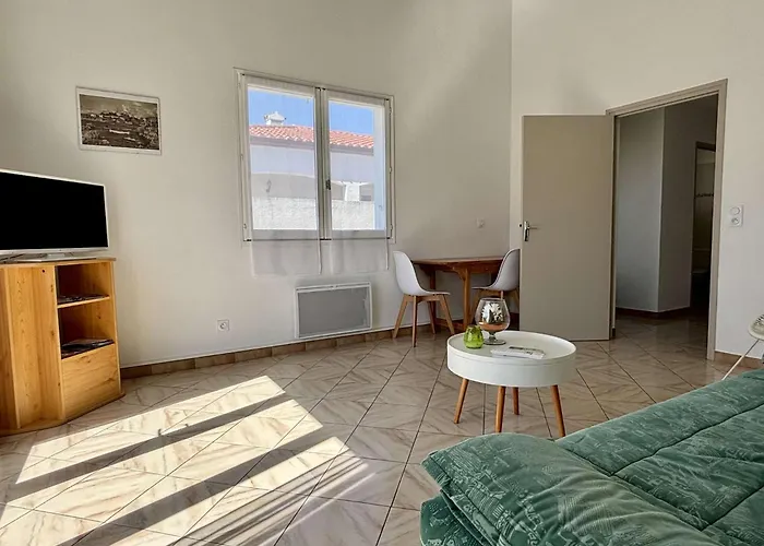 2 Pieces - 4 Personnes - Bas Elne Ar000-l01 Vila *